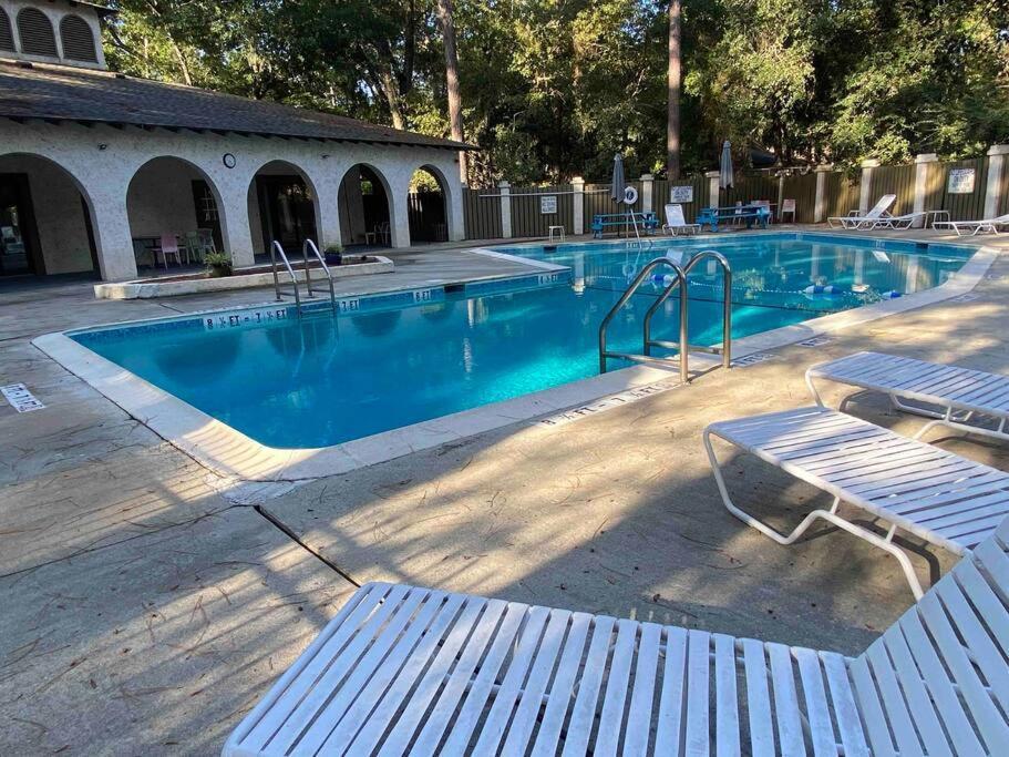 Elegant 2-Bedroom Pet-Friendly Villa W 2 Parking Spaces 힐튼 헤드 아일랜드 외부 사진