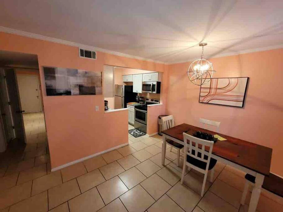 Elegant 2-Bedroom Pet-Friendly Villa W 2 Parking Spaces 힐튼 헤드 아일랜드 외부 사진